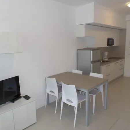 Διαμέρισμα Cozy With Rooftop Pool Μπιμπιόνε