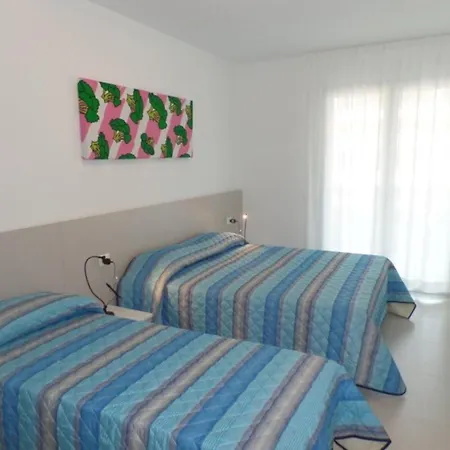 Διαμέρισμα Cozy With Rooftop Pool *