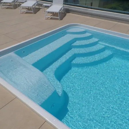 Διαμέρισμα Cozy With Rooftop Pool *